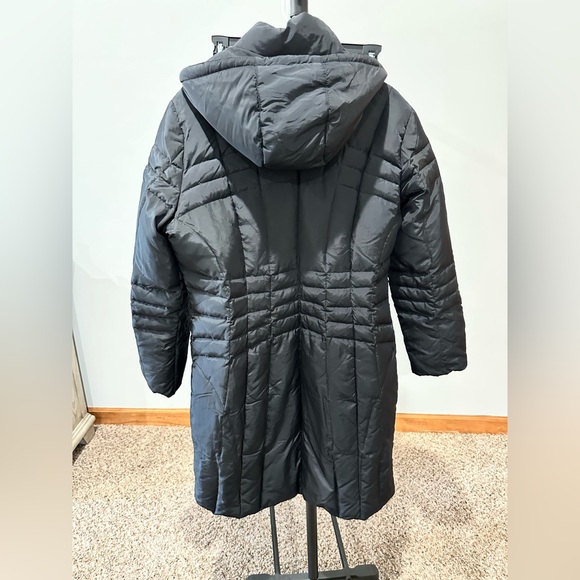 Women’s Calvin Klein Puffy Coat - Picture 3 of 3